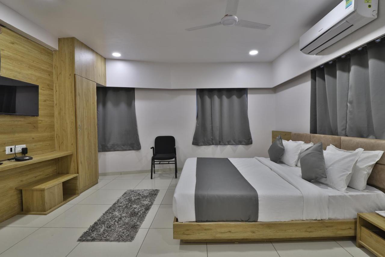 Hotel Monville Group 巴罗达 外观 照片