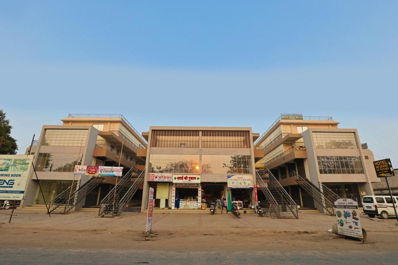 Hotel Monville Group 巴罗达 外观 照片